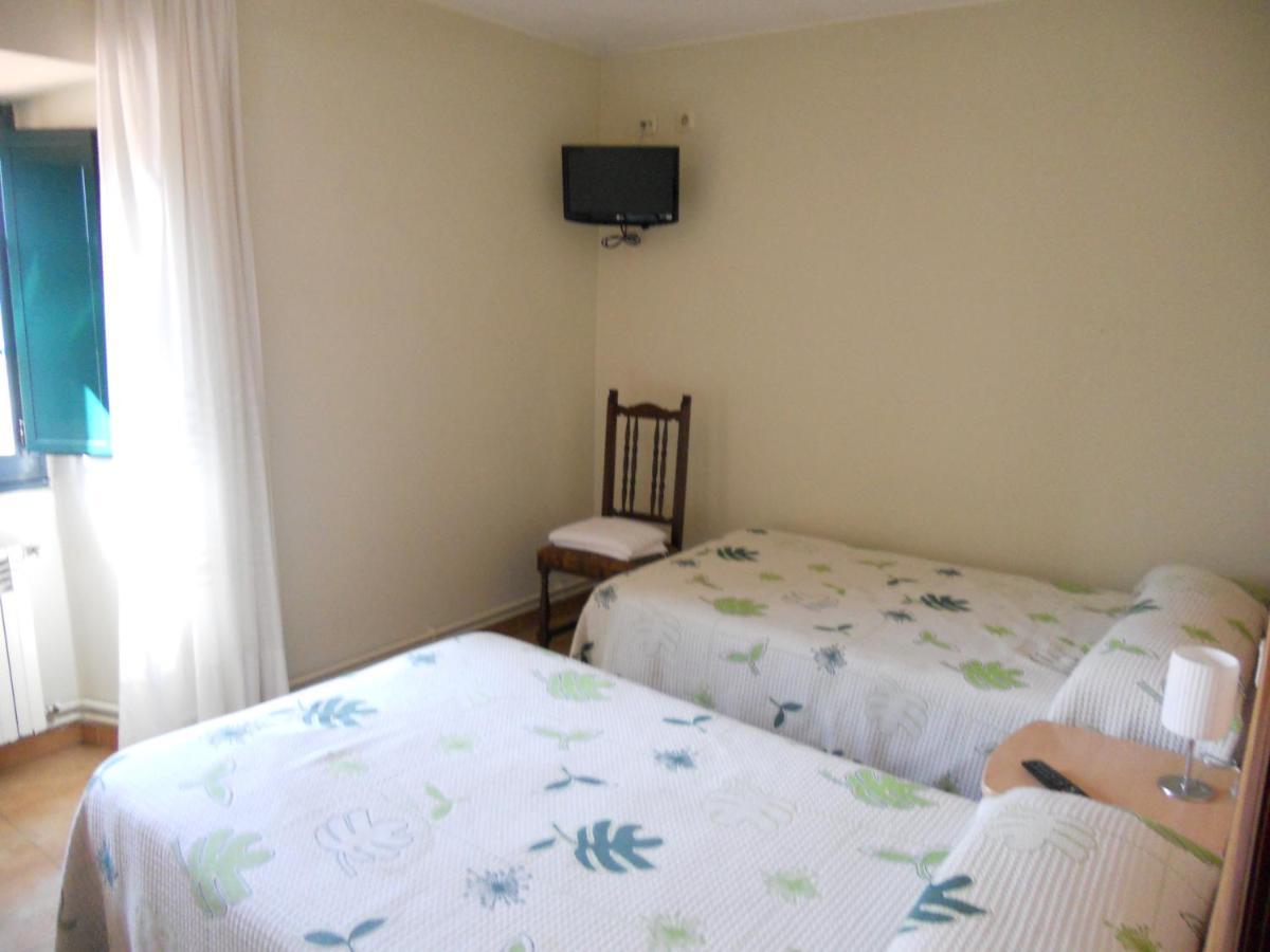 O Pino Pension O' Meson מראה חיצוני תמונה
